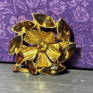 B92 Vintage Amber Glass Flower Brooch Gold Tone Costume Jewelry Pin